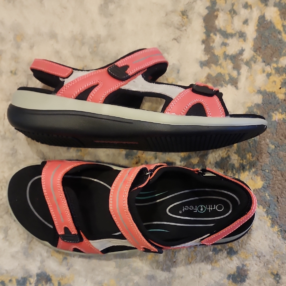 NWT Women's Orthofeet Pink Sandals 9 Wide